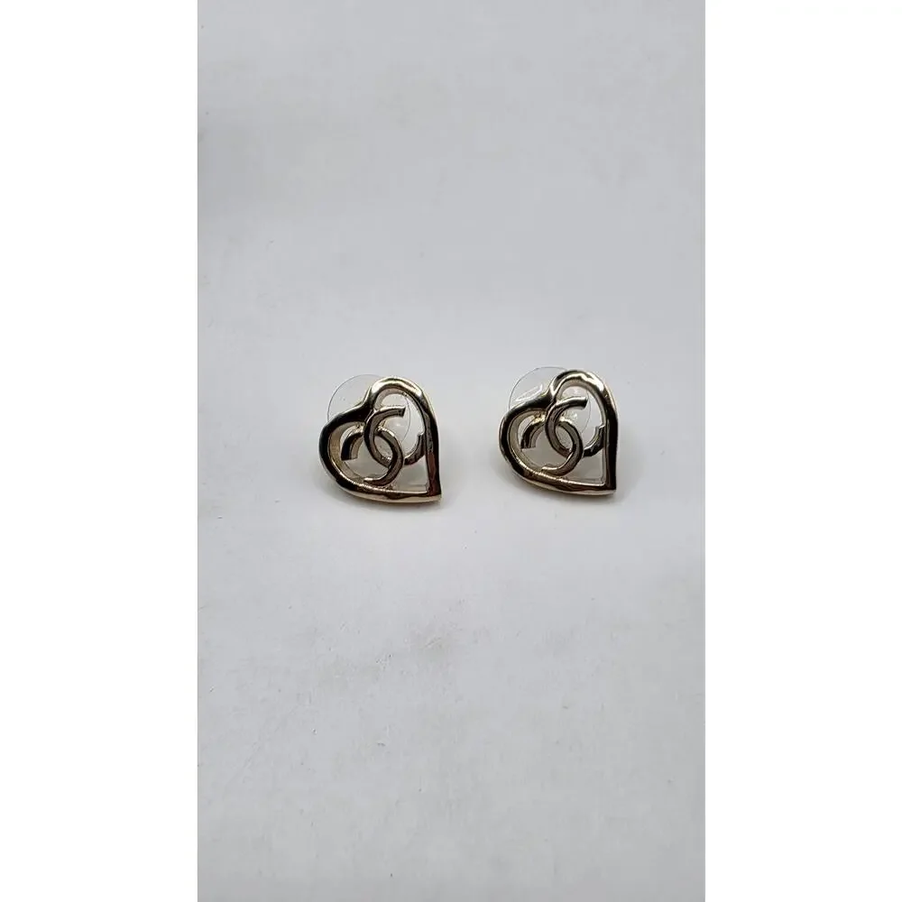 Chanel Gold-tone Interlocking CC Heart Stud Earrings NWT